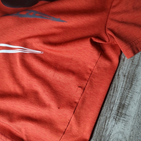 Nike Dri-Fit Boys Red and Black Swoosh Logo Graphic Tee Size 18m - Picture 8 of 9